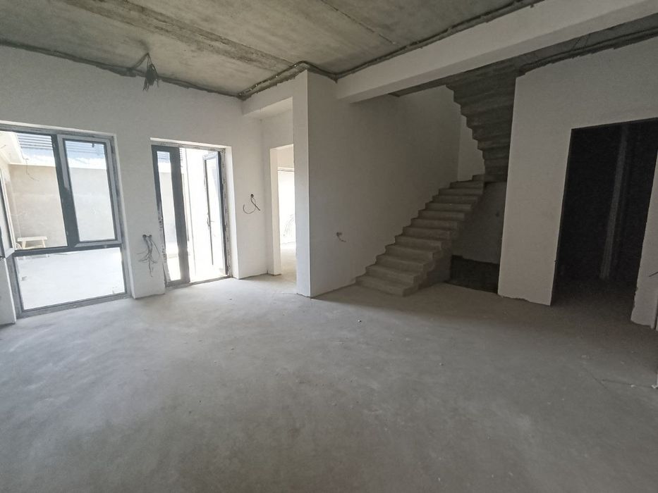 Продаётся 3-х уровневый дом в Сергели