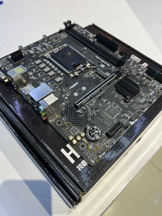 Материнская плата GIGABYTE H610M K DDR4