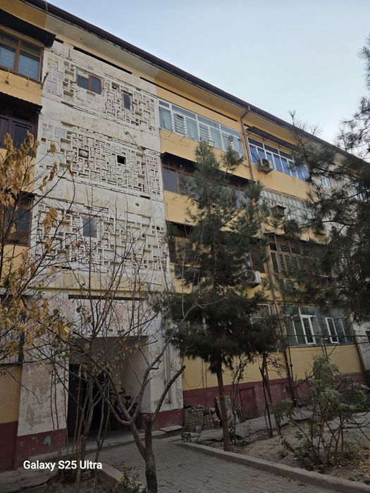 Асака банк аптекани тепаси 2 хона 70 квадират шароитлари яхши исик