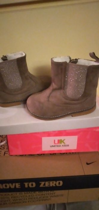 Топли ботушки на H&M за момиченца