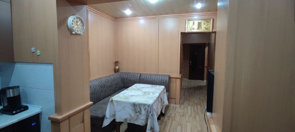 Продаётся 4х комнатная квартира.На первом этаже. Ориентир Сергели 3.