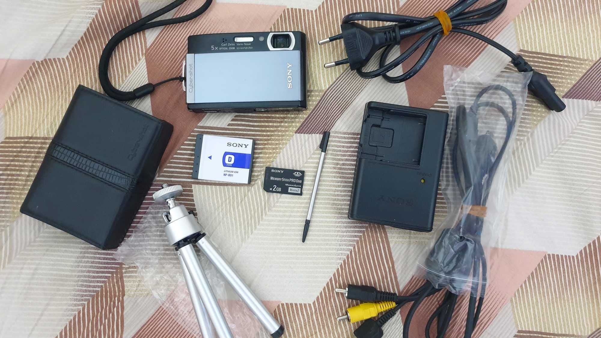 цифров фотоапарат Sony Super SteadY Chot - T300 тъчскрийн