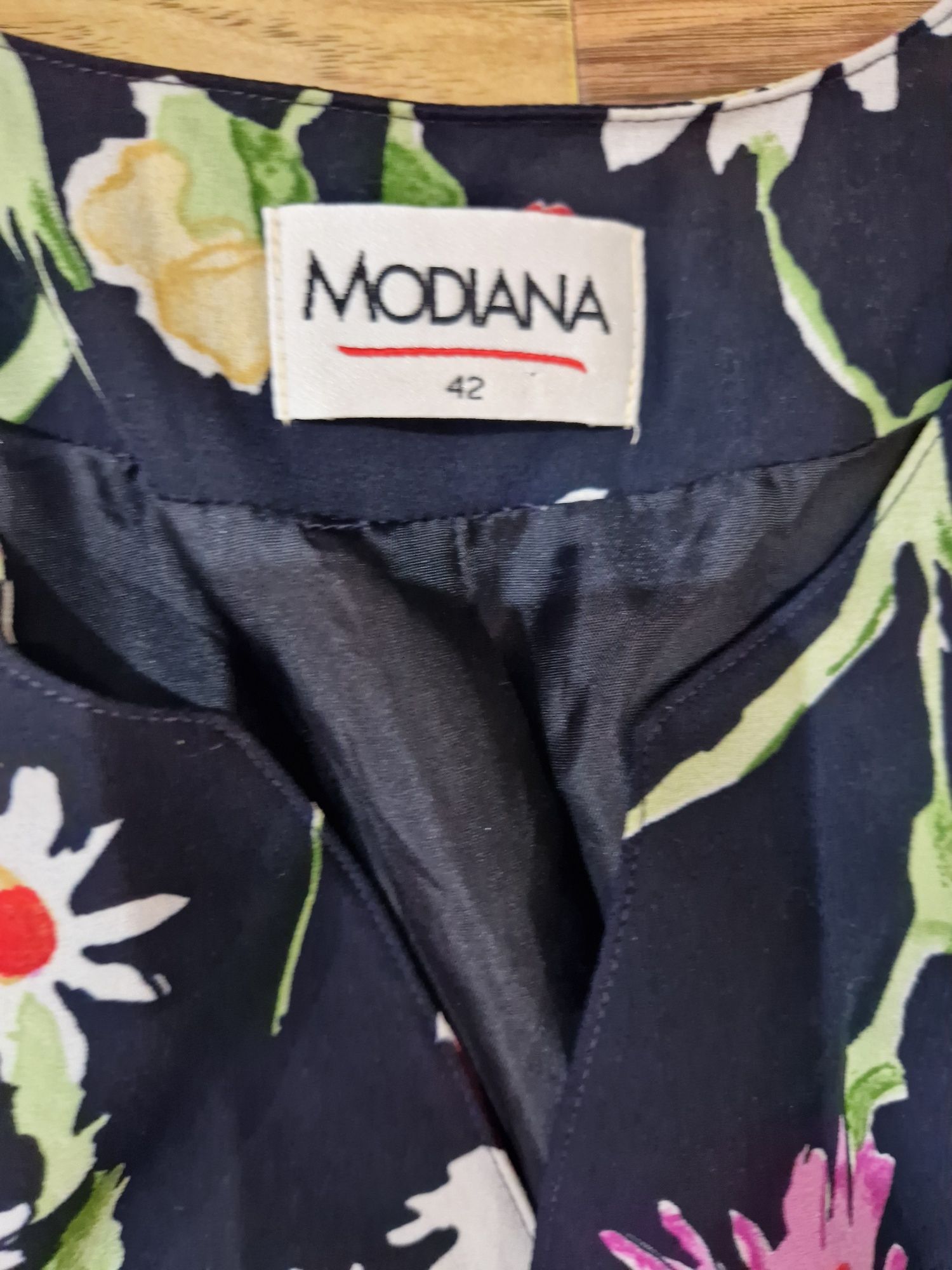 Fusta+bluza la doar 45 lei