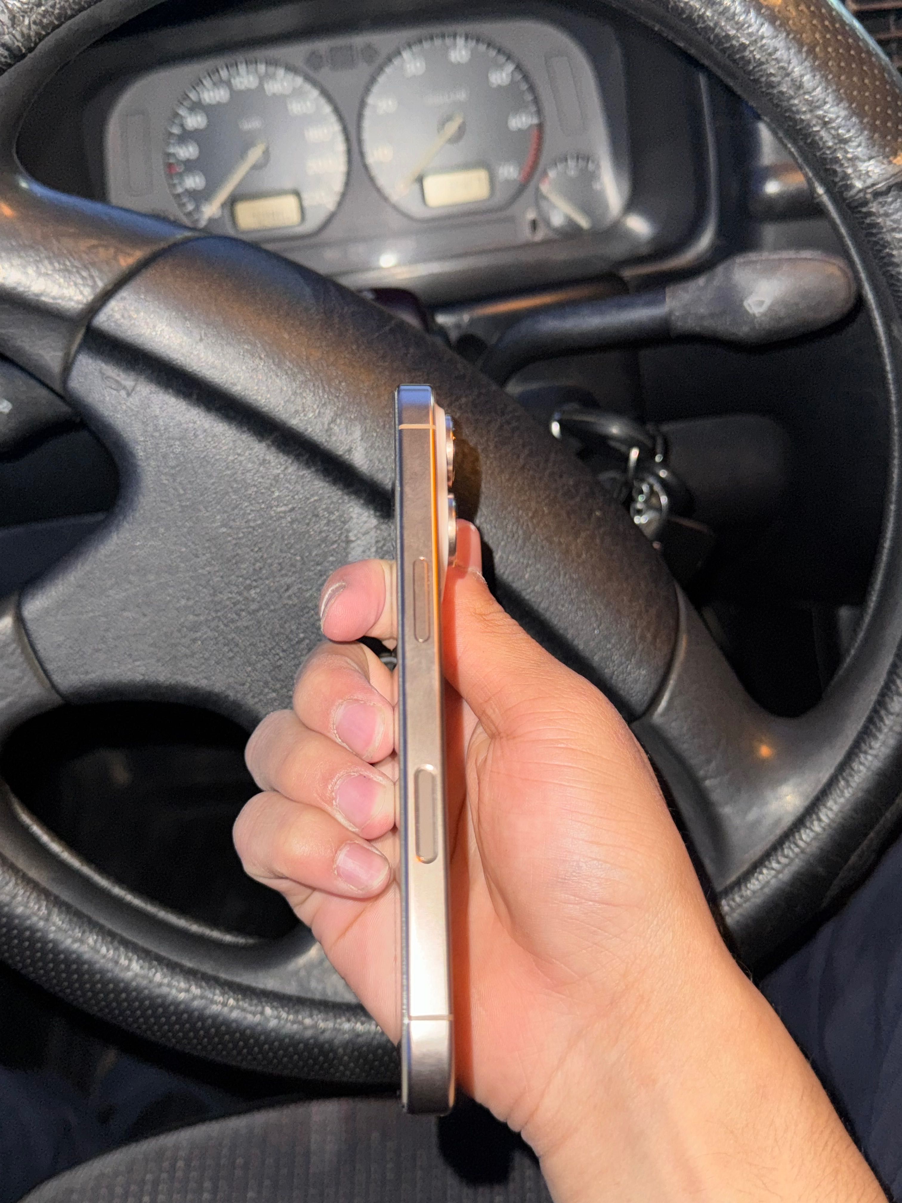 iPhone 16 pro 256 гб