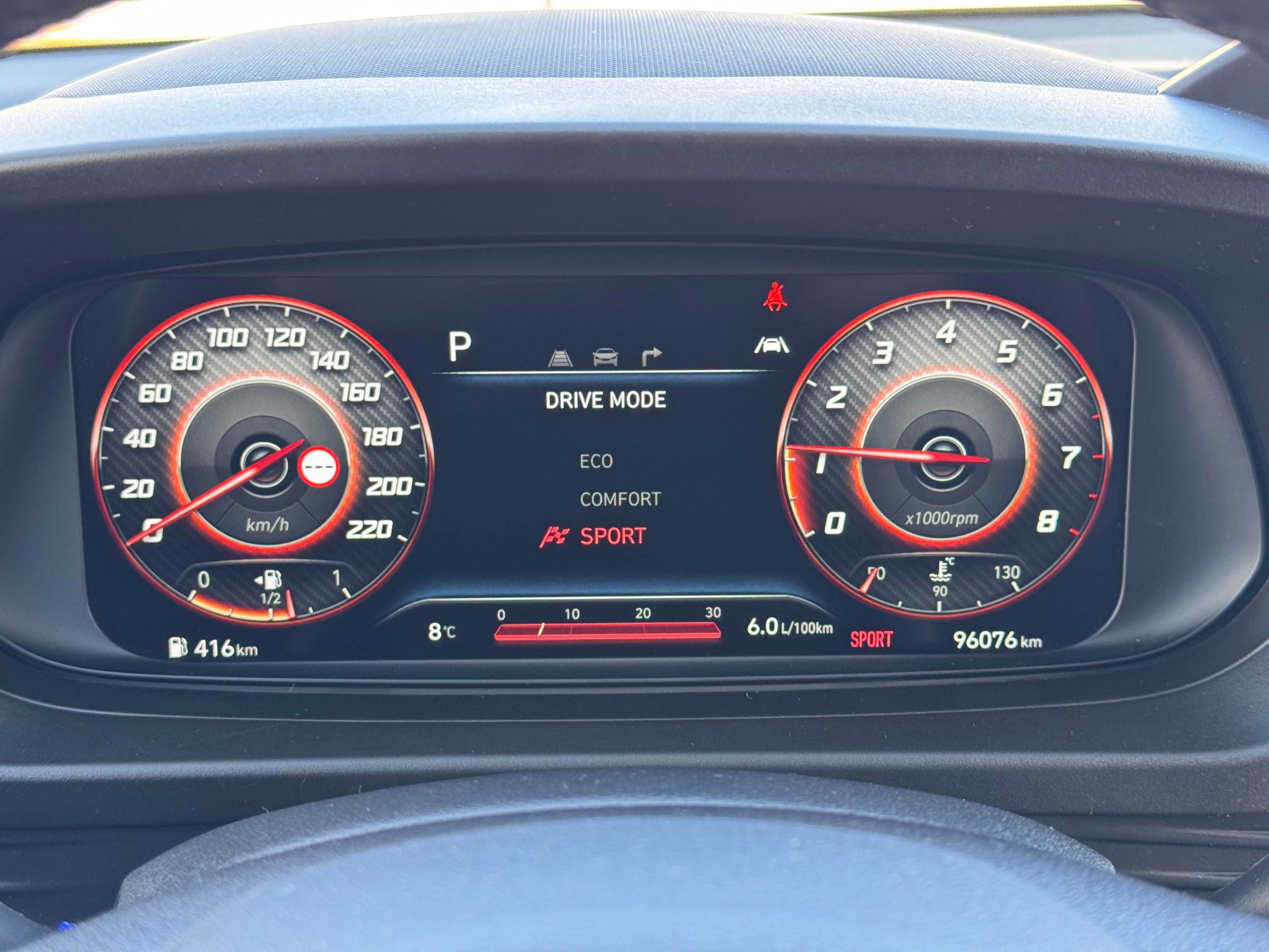 Продавам Hyundai i20 Exclusive в гаранция