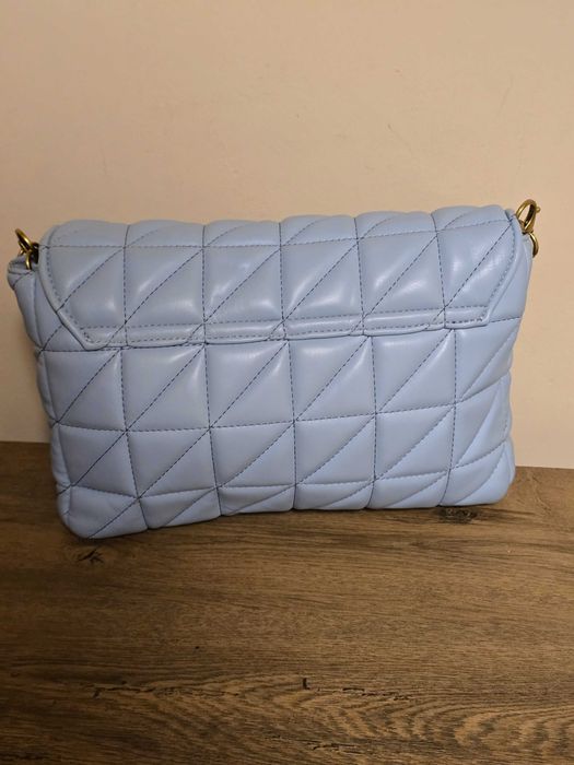 Zara страхотни дамска чанта в светло син цвят