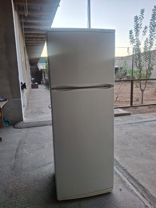 Холодильник сатылады