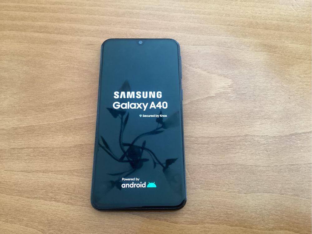 Samsung A40 64GB Memory / 4GB RAM