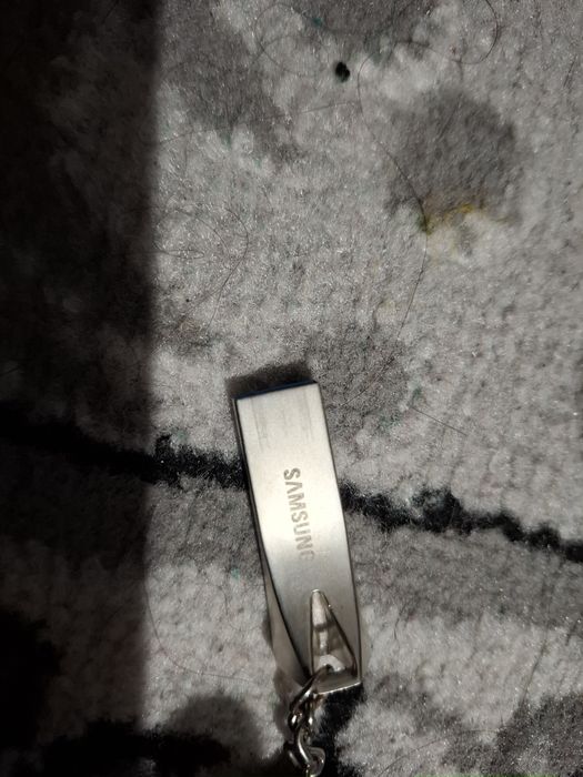 Samsung 64Gb flesh xotira sotiladi