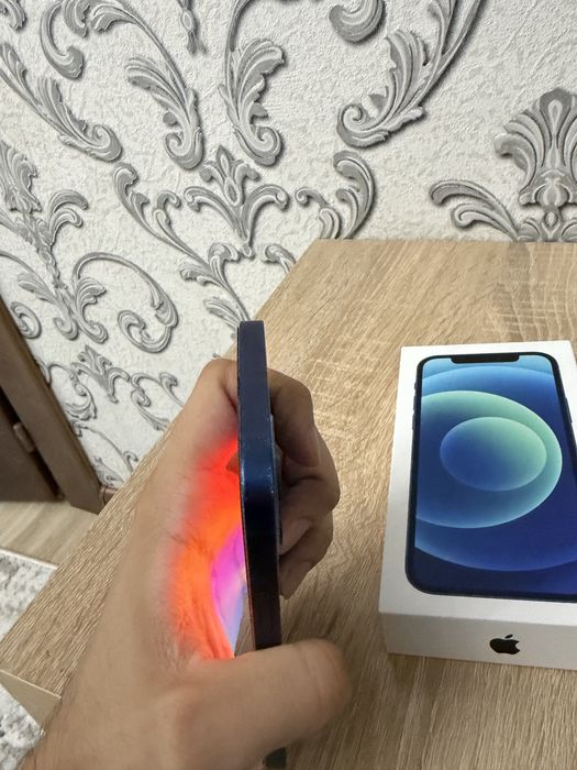 Продается Айфон 12