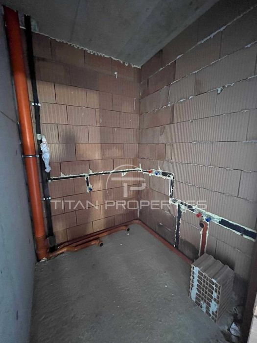 Продава се Тристаен апартамент в Пловдив, Остромила - 96 кв.м за 1162 €/кв.м - Снимка #4