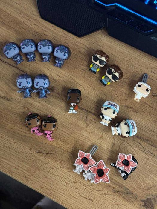 Игрушки из Kinder Joy Stranger Things