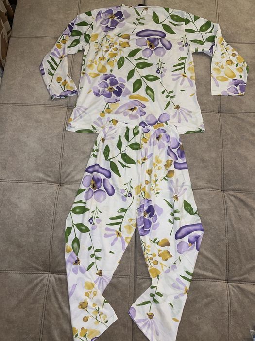 Pijama florala, noua cu eticheta