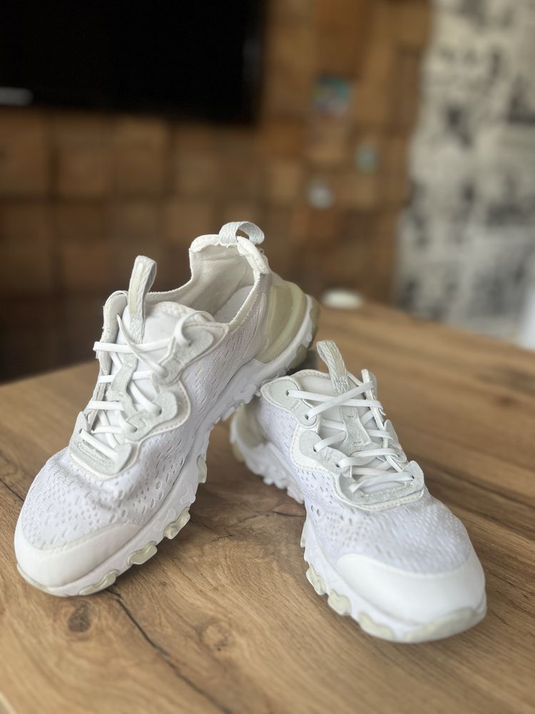 Nike React Vision 35.5