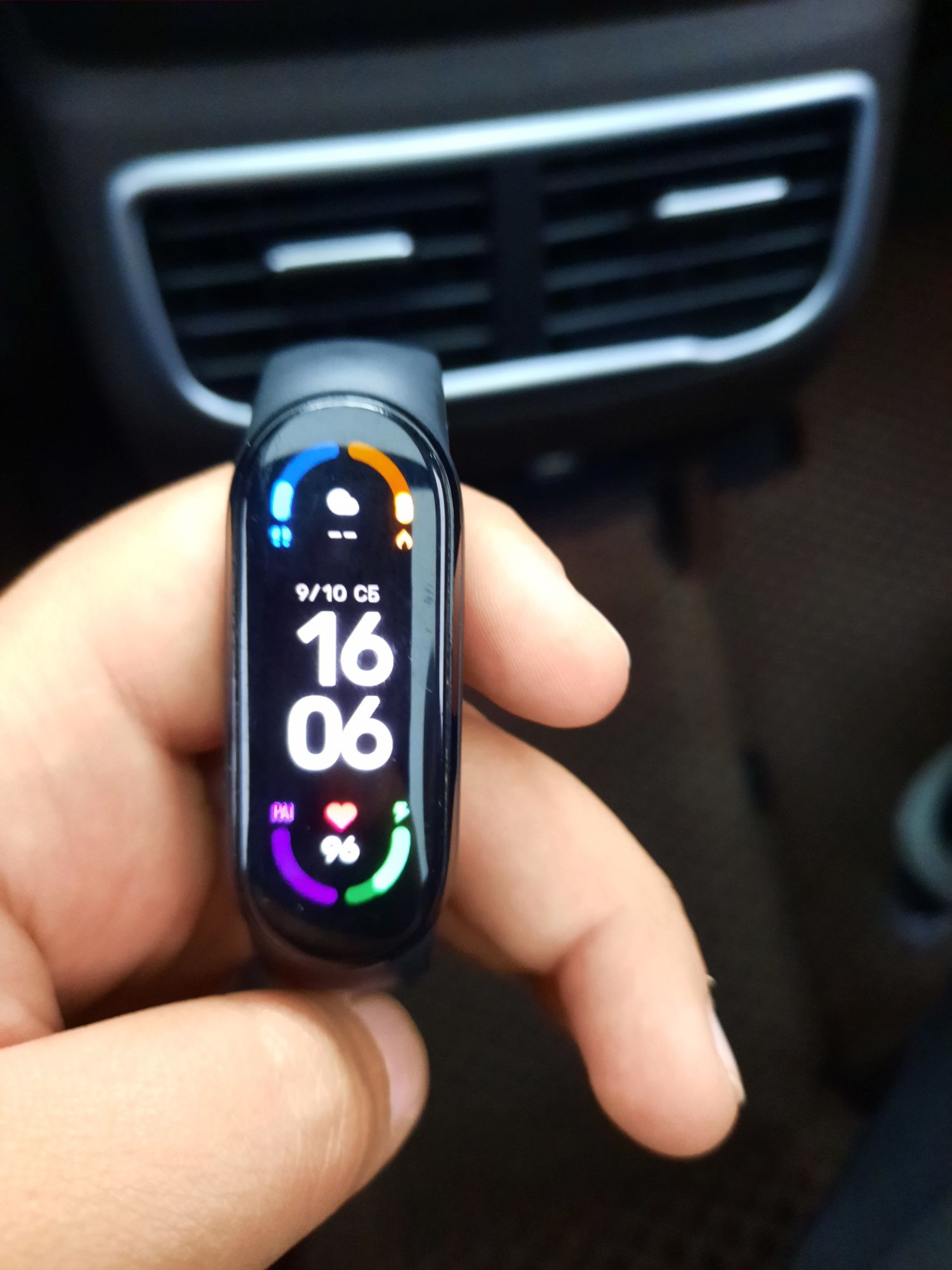 Продам Xiomi Mi band 6