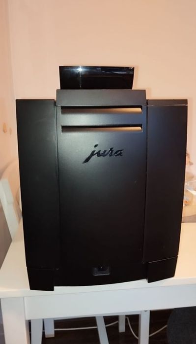 Automat profesional Jura We8
