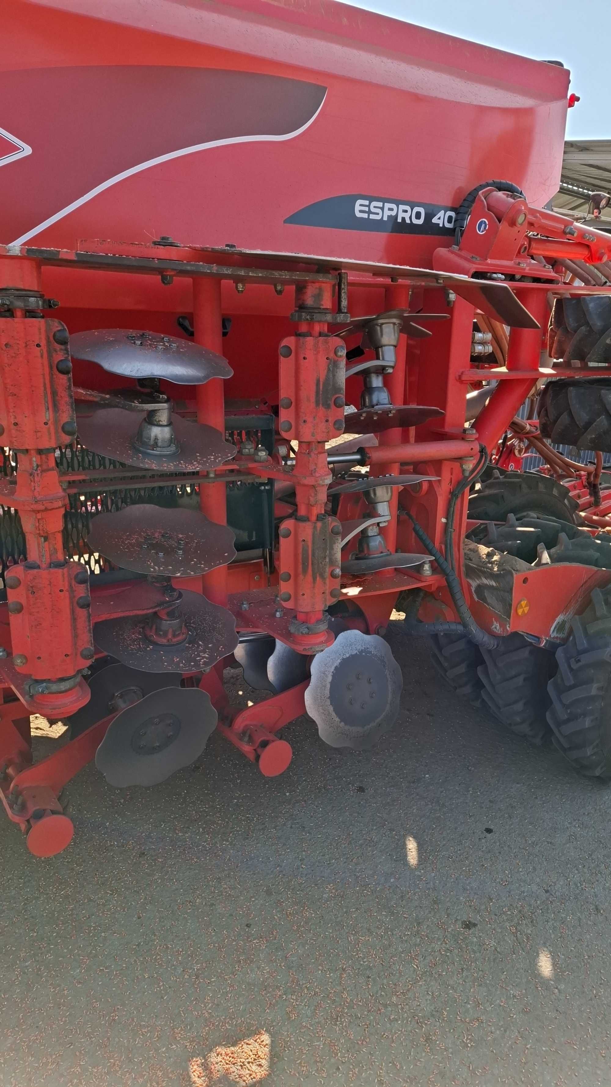 Semănătoare păioase cu pregătire Kuhn, Horsch, Vaderstad, Espro4000R