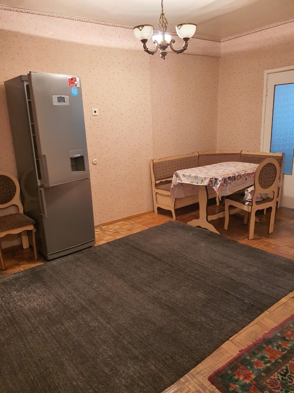 Студентам сдаётся Улица Бобур аэропорт ориентир 2 комнатная 70м²