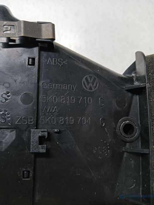 Grilă de ventilație laterală panou de bord dreapta fata VOLKSWAGEN GOLF VI 5K1 2008 - 2013 5k0819710c