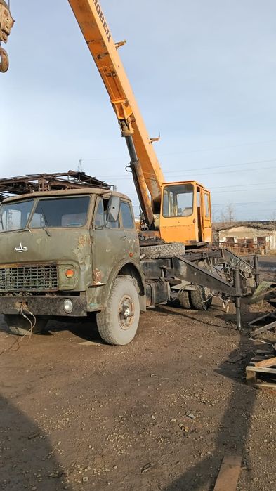 Продам автокран маз