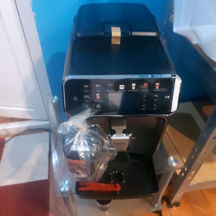 Espressor automat Philips LatteGo Seria 5500  nouu