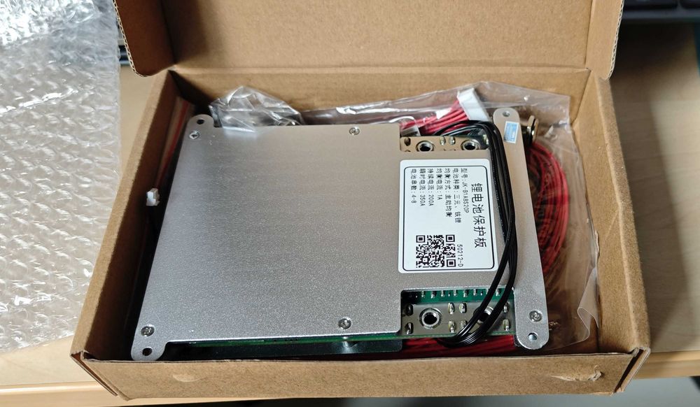 JK BMS 200A за управление на Li-ion/LiFePO4 батерии B1A8S20P 4S-8S