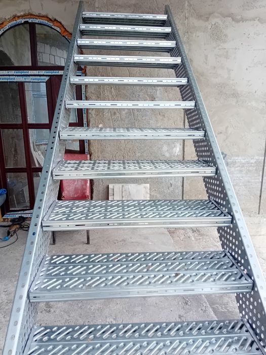 Scara metalica zincata 4mm 5,6m l