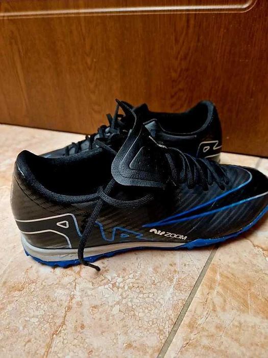 Vand adidasi fotbal Nike Air Zoom