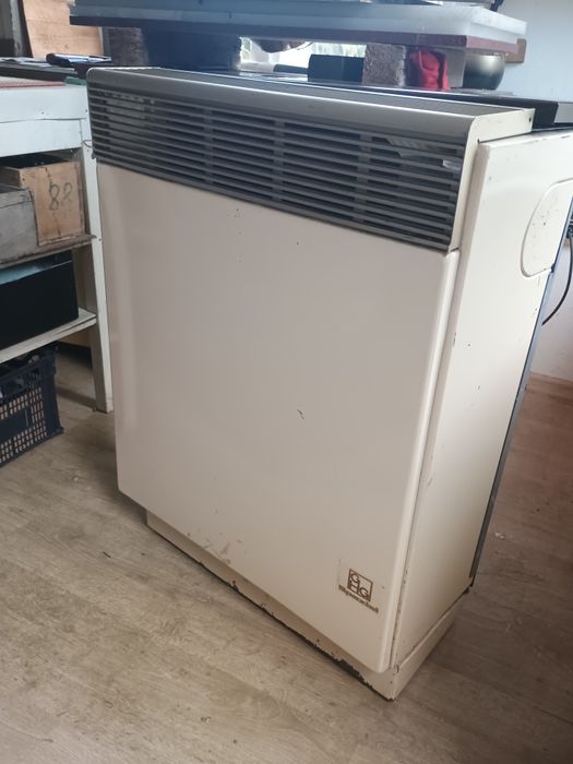 Vând convector gaz german