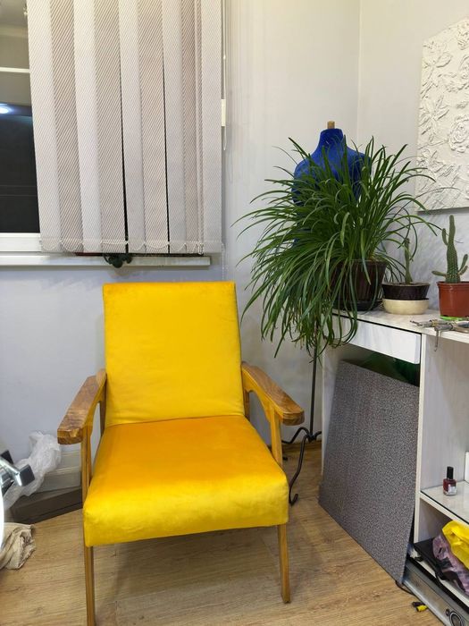 Яркое кресло в стиле СССР