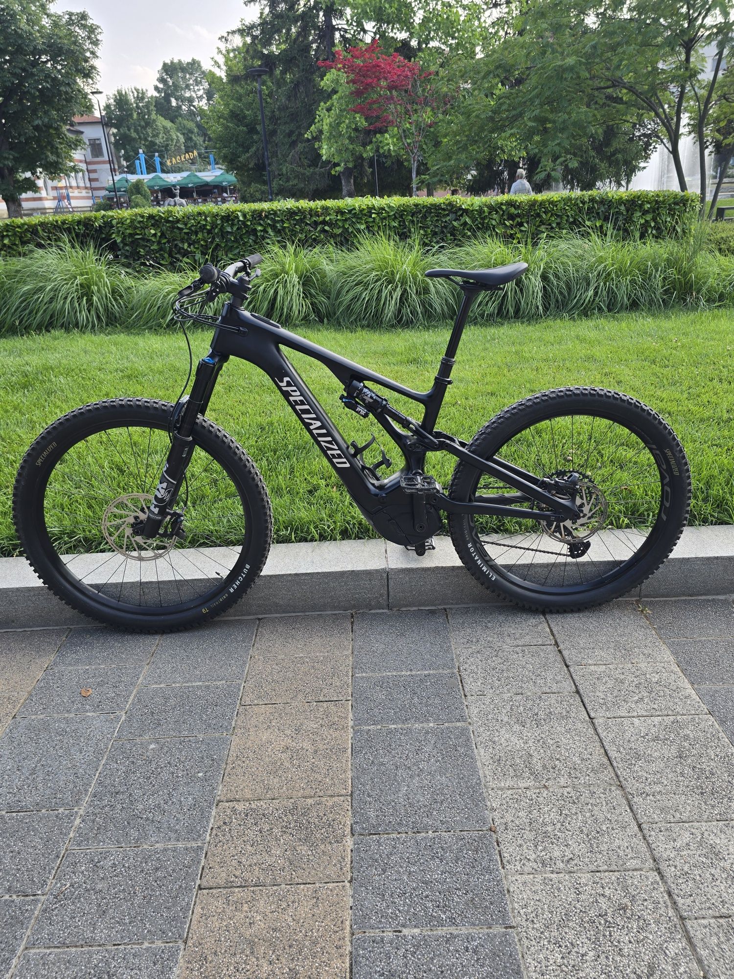 Карбонов електрически specialized turbo levo