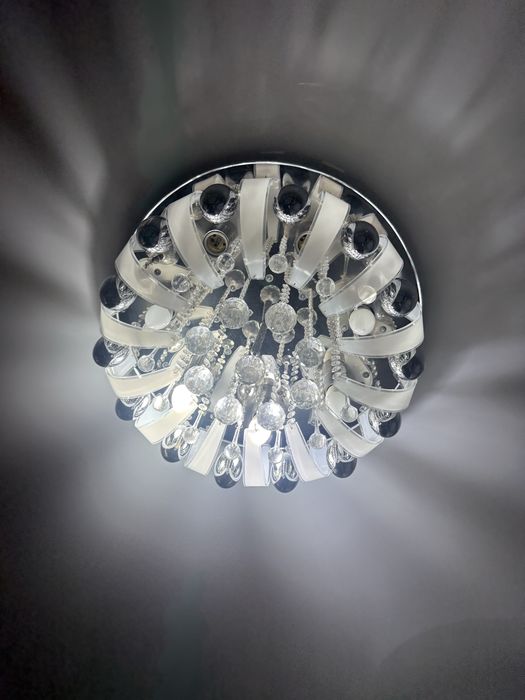 Продам люстру в хорошем состоянии