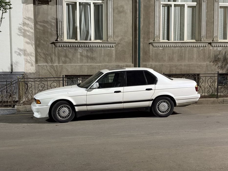 Bmw E32 730 бмв Сотилади !