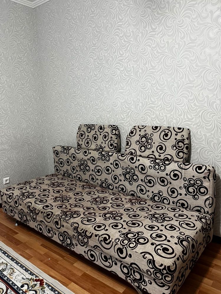 Диван