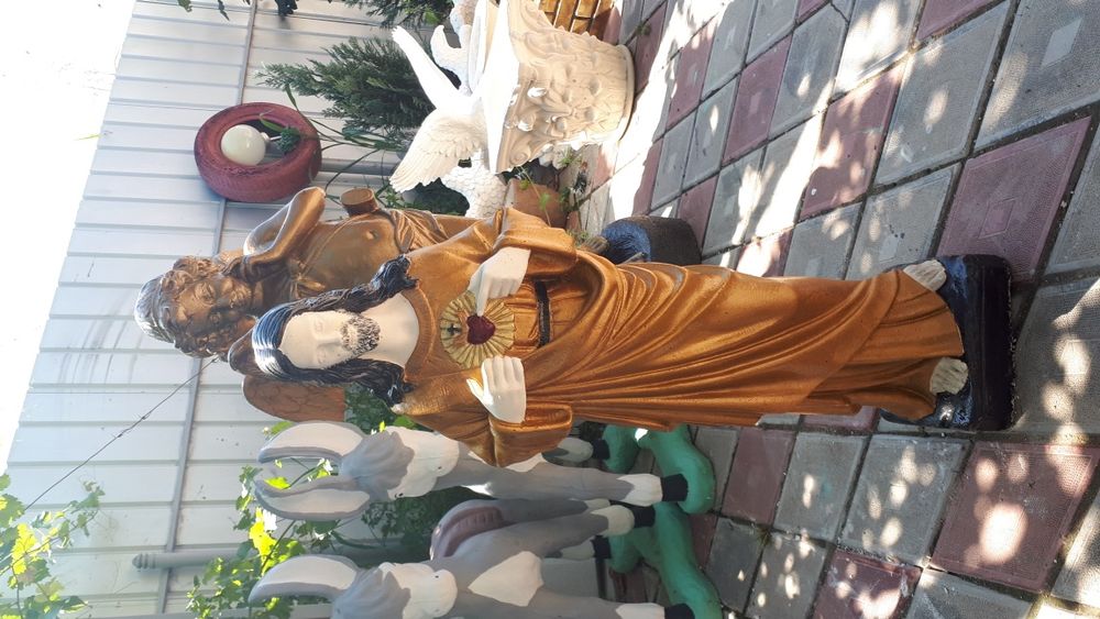 Statuie cu Isus de vanzare