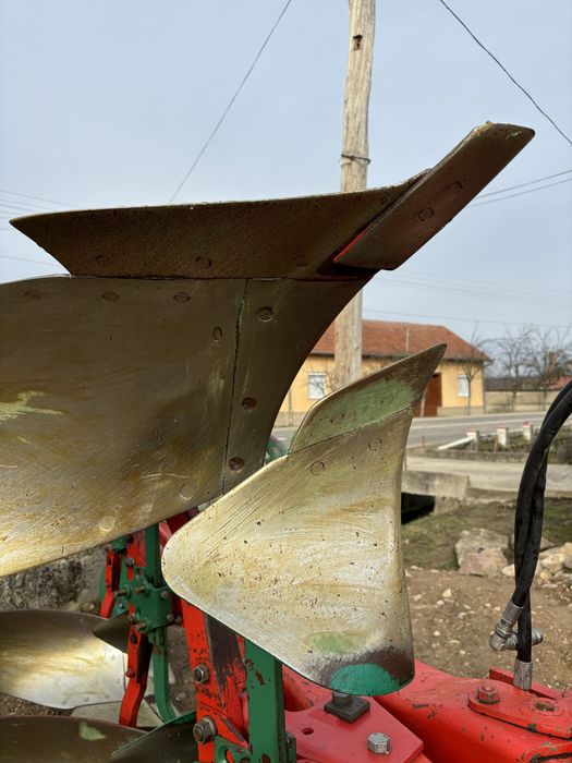 Plug reversibil Kverneland VD 100