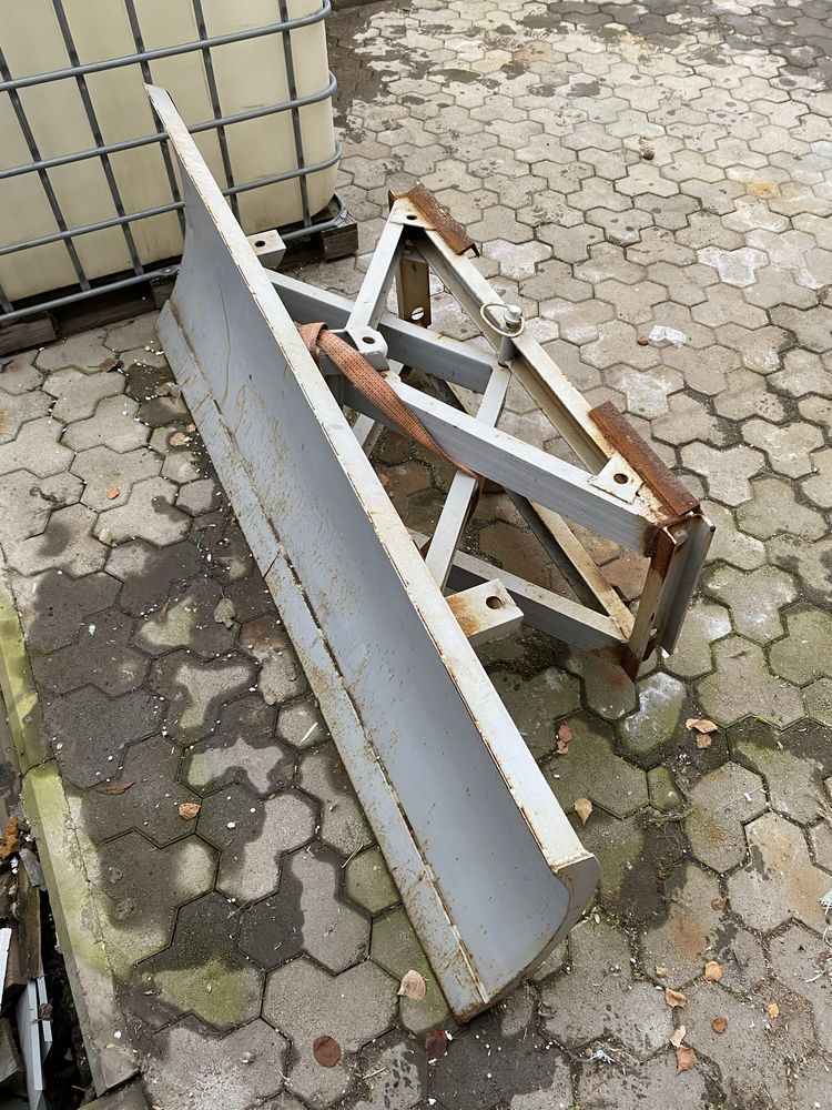 Продам отвал. Все вопросы в ватсап