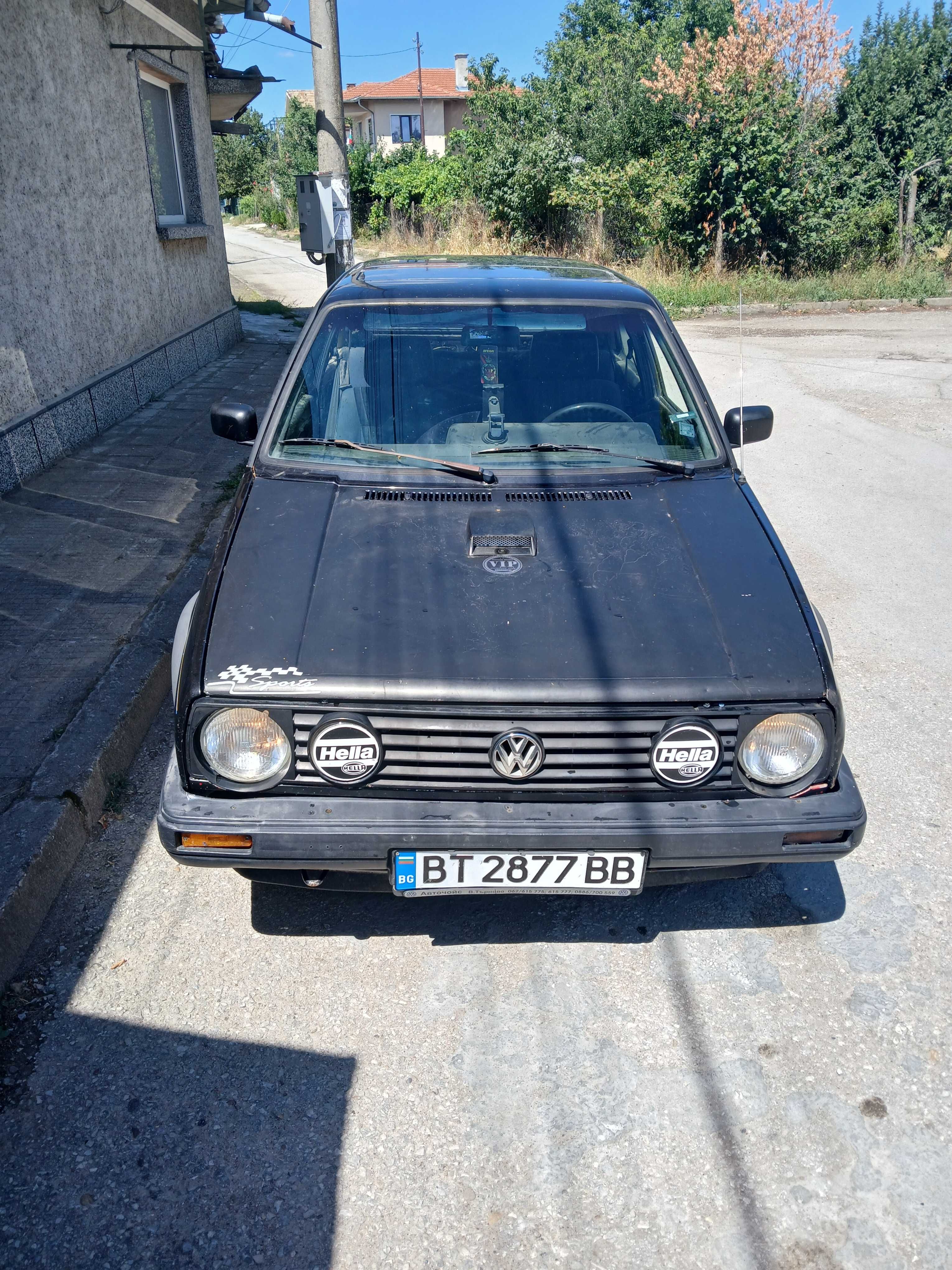 Продава се голф 2
