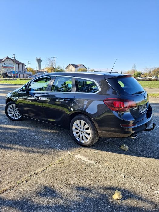 Opel Astra J  165 cp