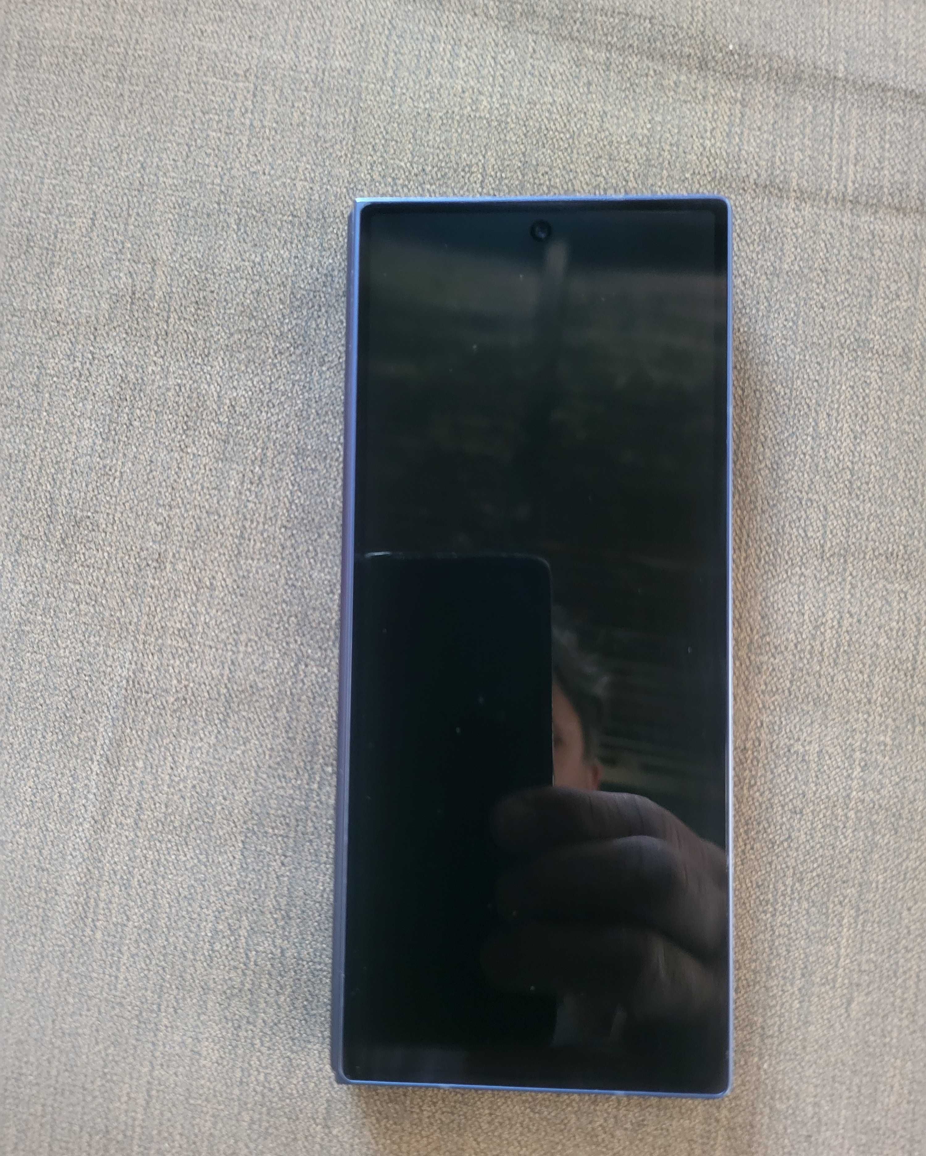Продавам Samsung Z fold 6//512g