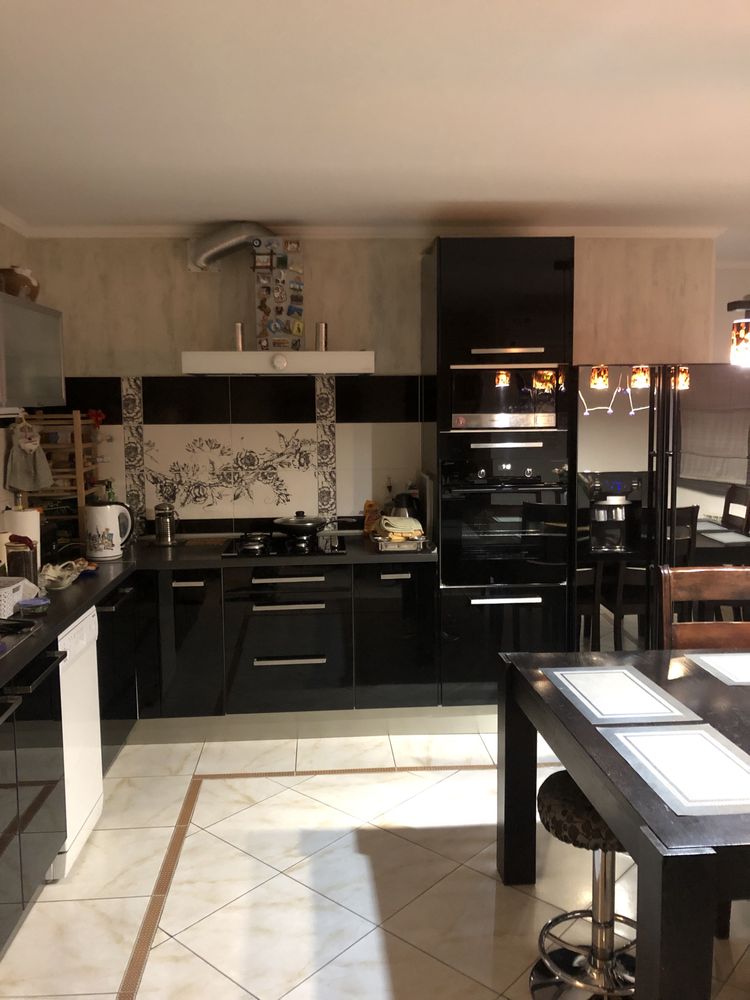 Продам 4-комн. Квартиру