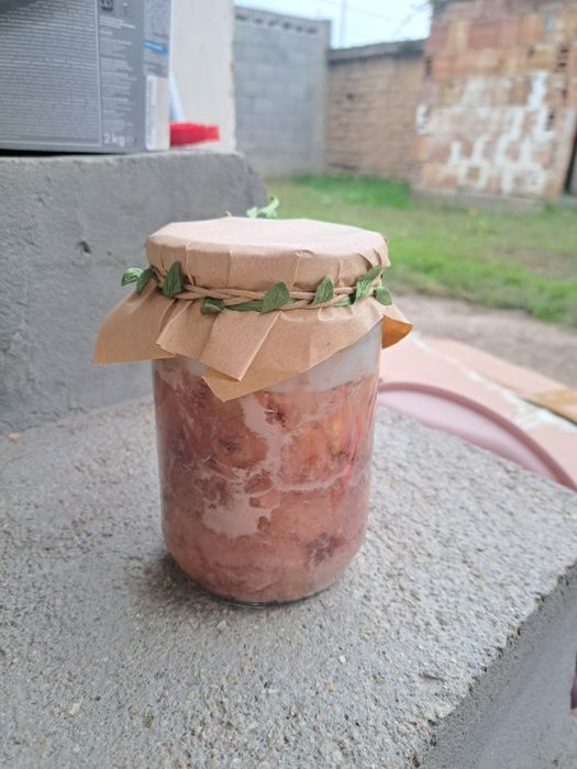 Свинско месо буркан