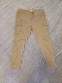 Pantaloni jogger