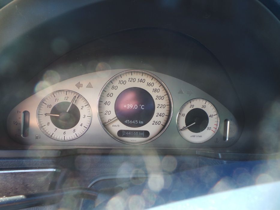 Mercedes E-Class W211 2.7 CDI 2004г
