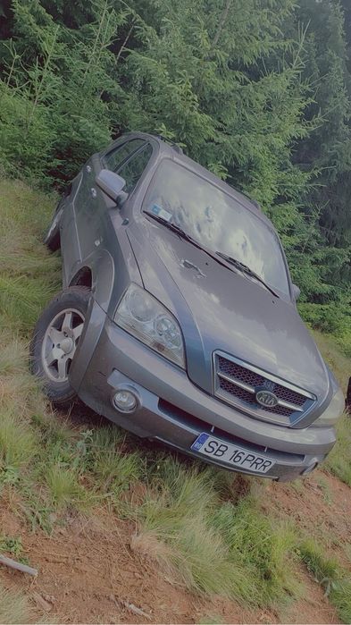 Vand sau schimb kia sorento an 2005 in stare perfecta de functionare