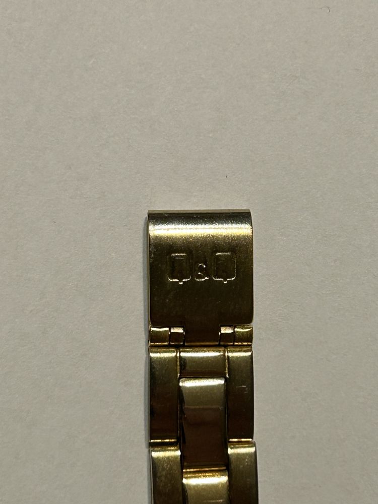 часовник Q&Q Quartz