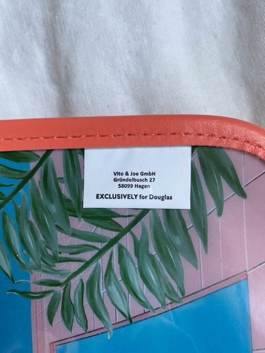 Douglas Несесер / портмоне за гримове и т.н.