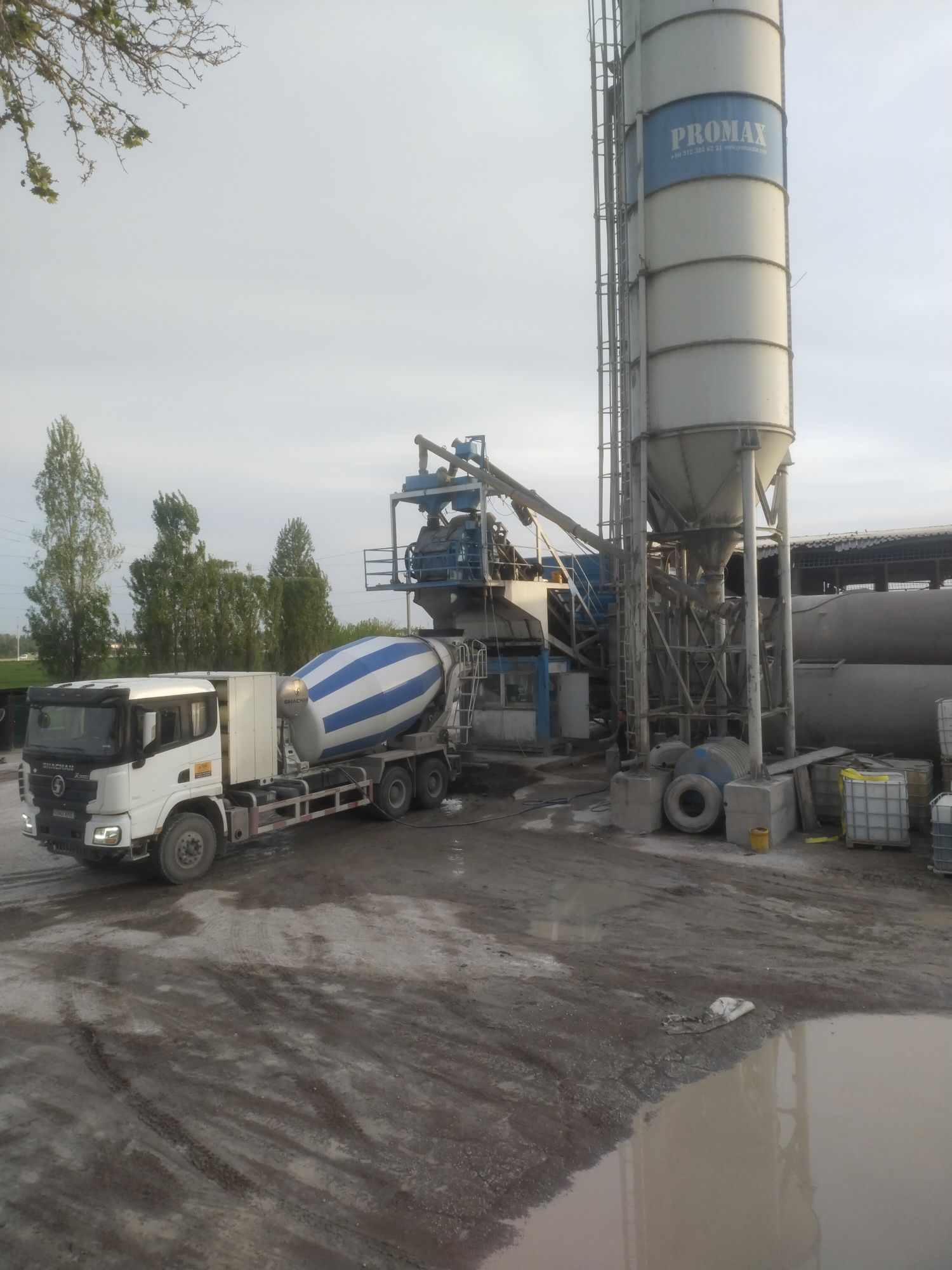 Tayyor beton sotiladi yetkazib beriladi eng sifatli va arzon