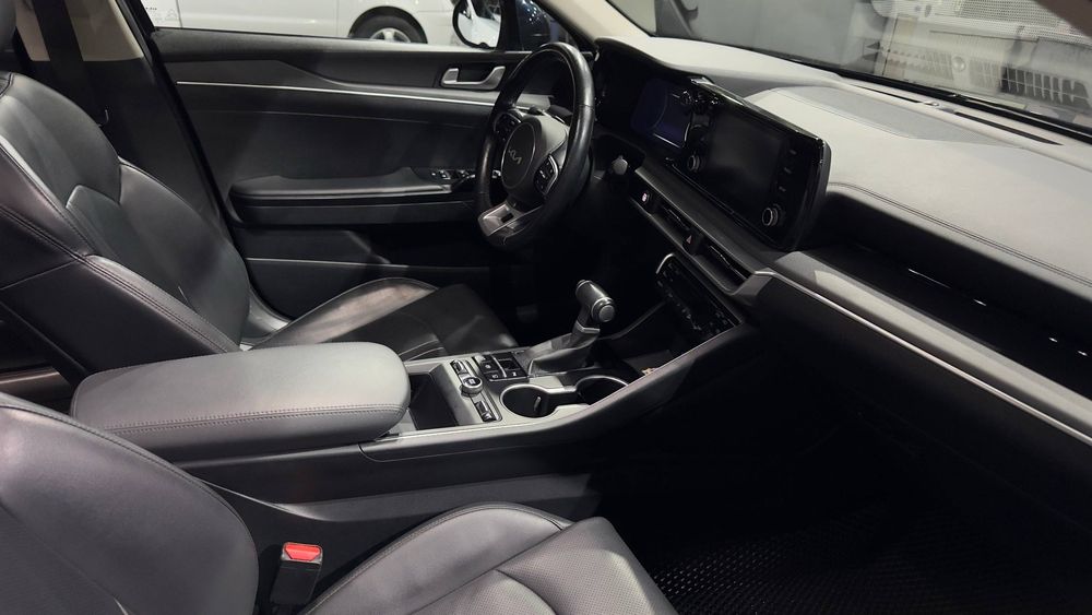 Пролается Kia K-5 prestige+ dark moon