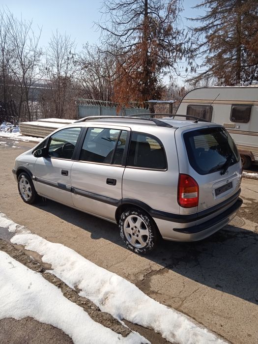 Продавам Опел Зафира 2001 г  20дизел 101кс. На части